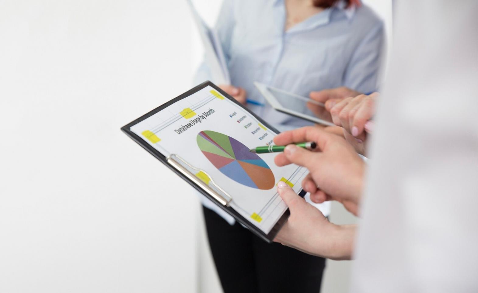 Ilustración representativa de consultoría